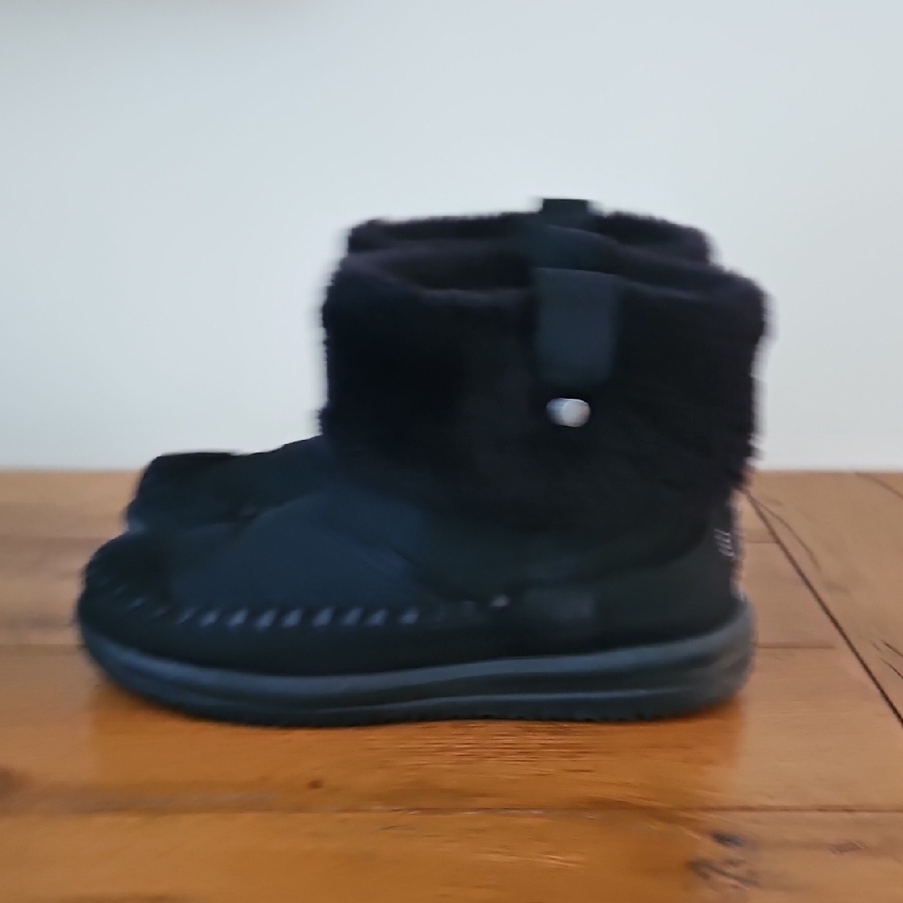Hey Dude Black Boots - Picture 6 of 11